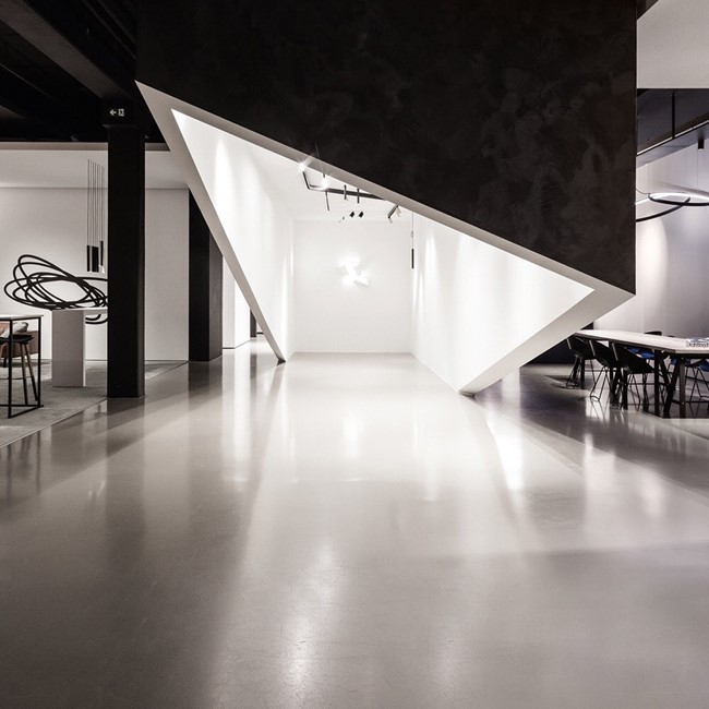 Showroom Delta Light